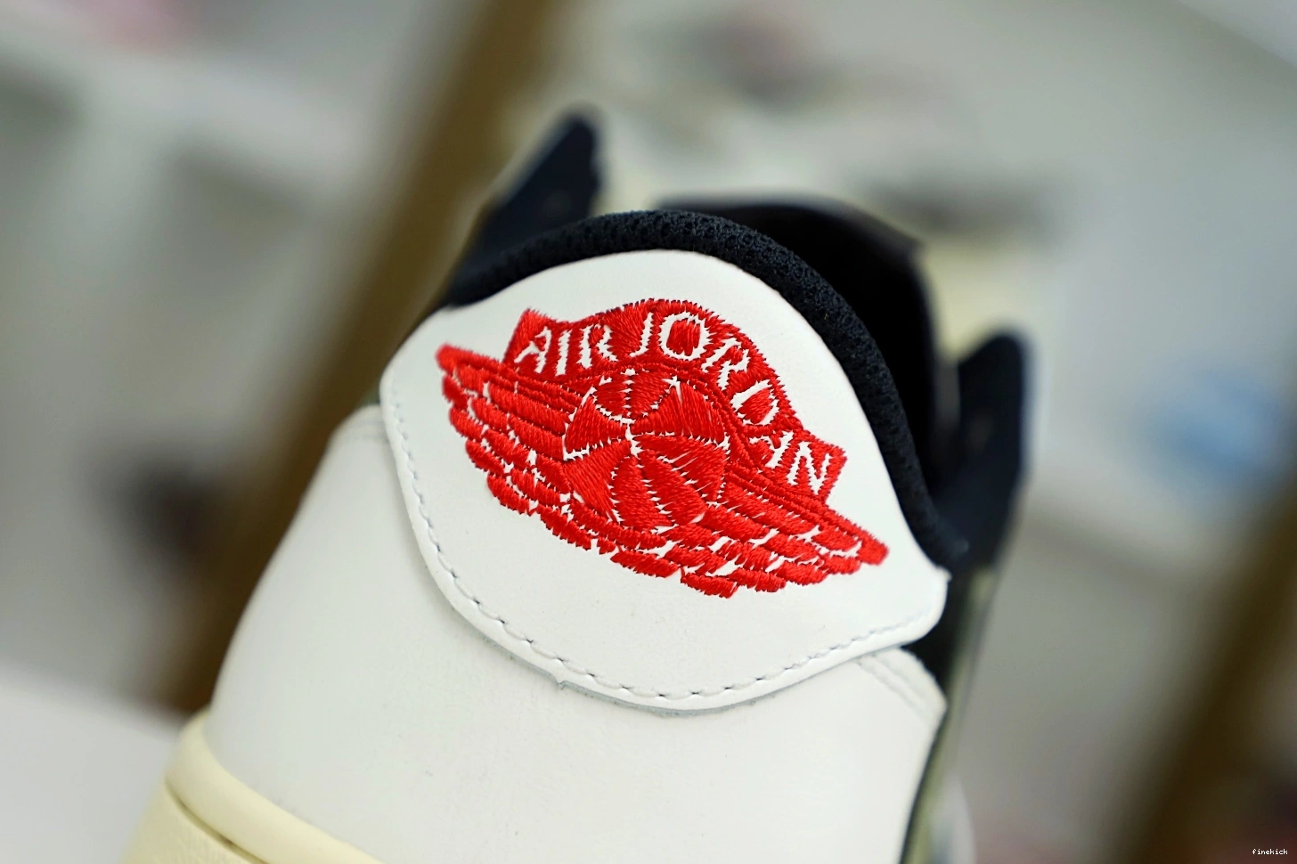 1 LOW NIKE TRAVIS X OG AIR “Olive” SCOTT JORDAN 0306